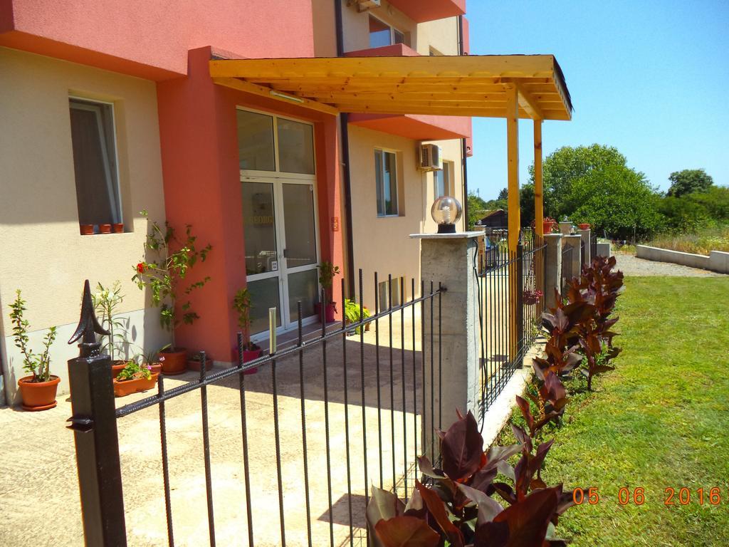 Sveti Georgi Guest House Sozopol Exterior photo